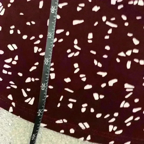 New Burgandy Beacon Stitch Fix Blouse V-neck  Large. New never worn E - Picture 11 of 13